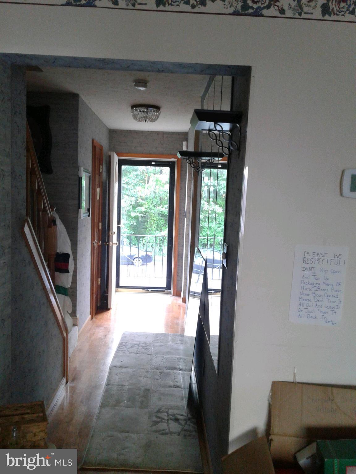 647 Nollmeyer Road Baltimore, MD 21220 - Photo 13 of 26 Entry Way