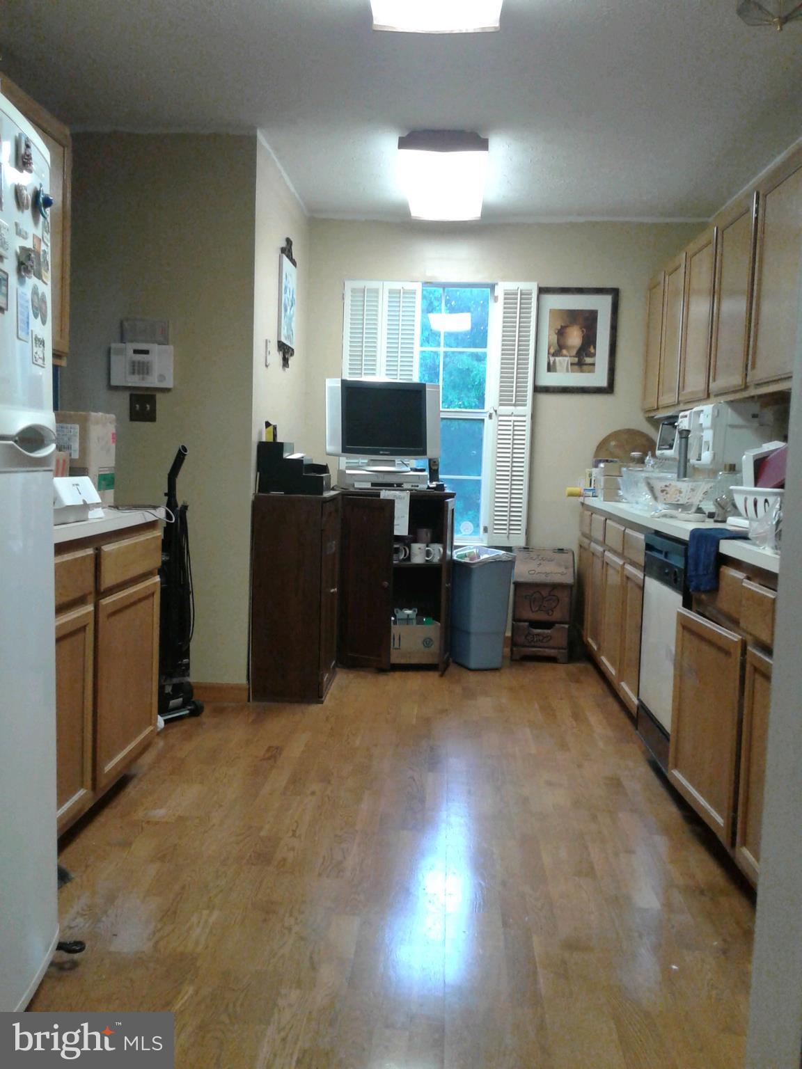 647 Nollmeyer Road Baltimore, MD 21220 - Photo 15 of 26