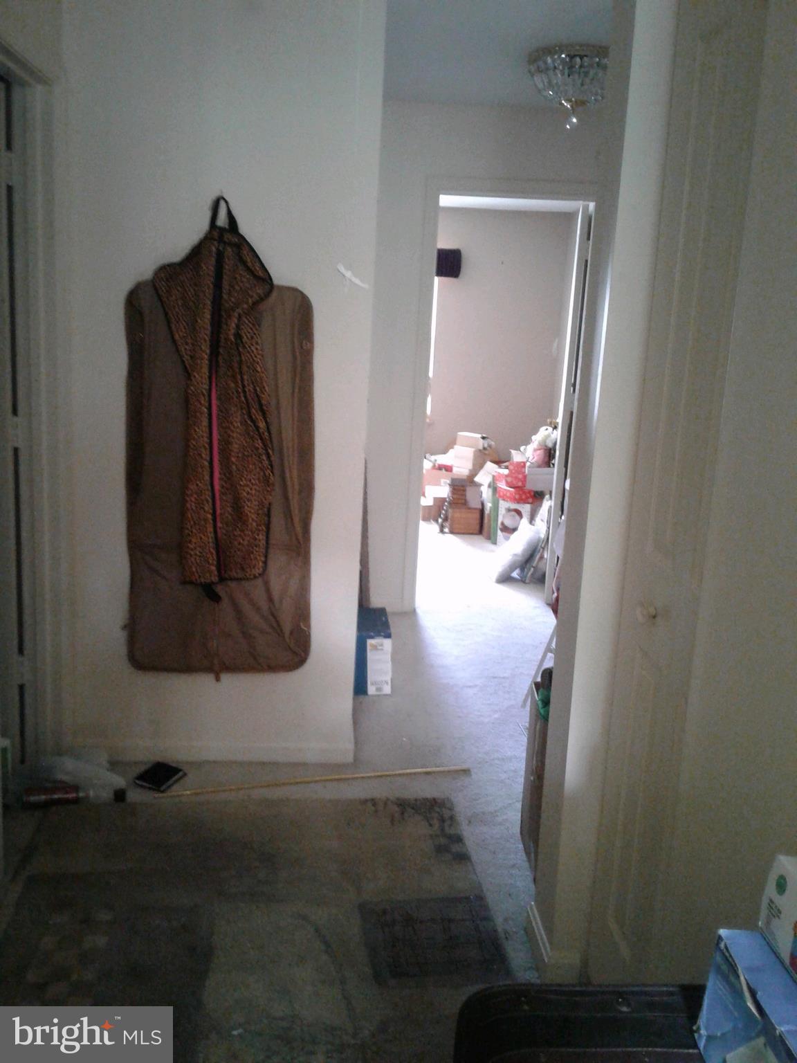 647 Nollmeyer Road Baltimore, MD 21220 - Photo 20 of 26 Upstairs hallway