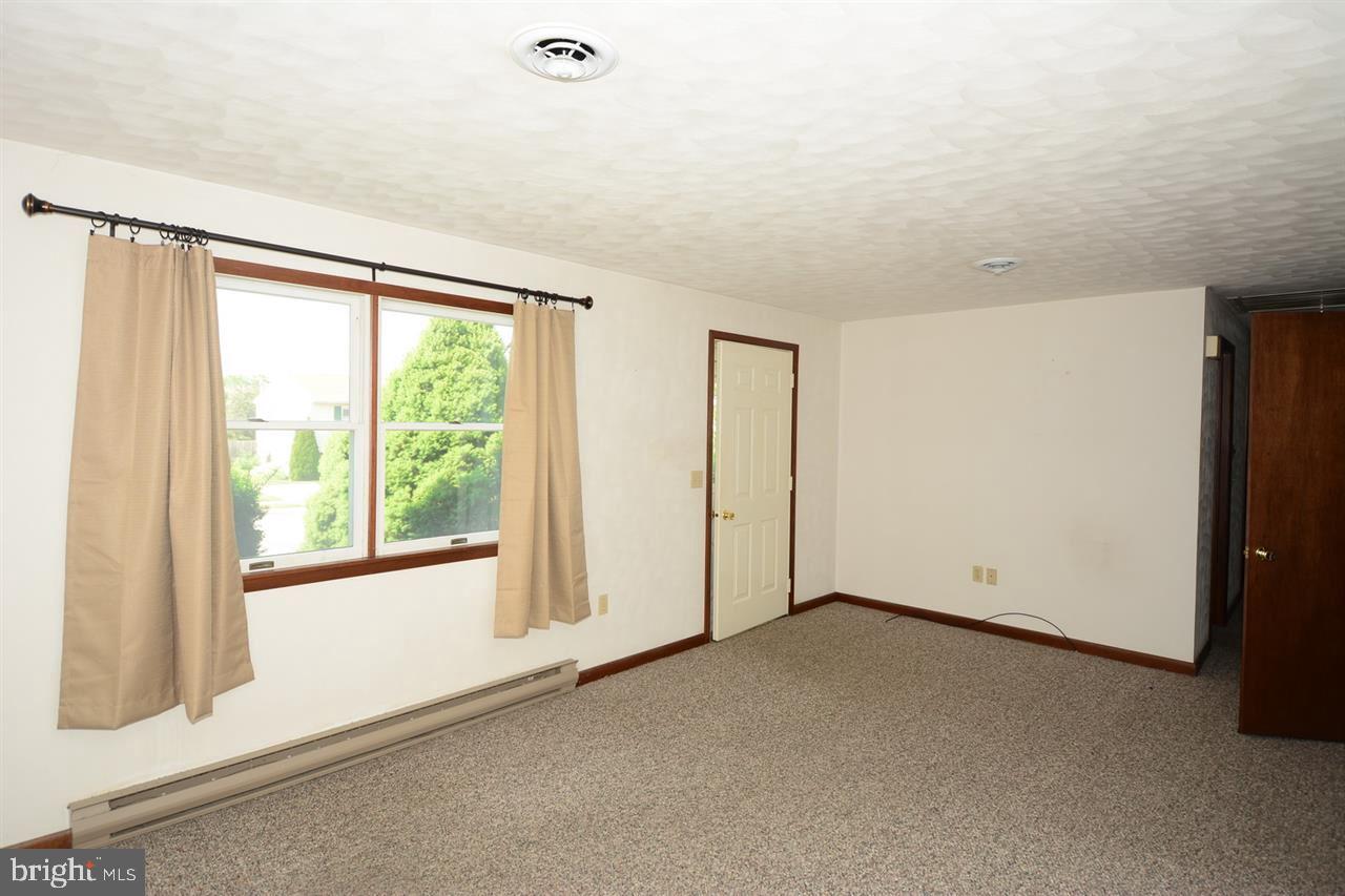 583 Spring Avenue Hanover, PA 17331 - Photo 4 of 15 Gallery Image 4