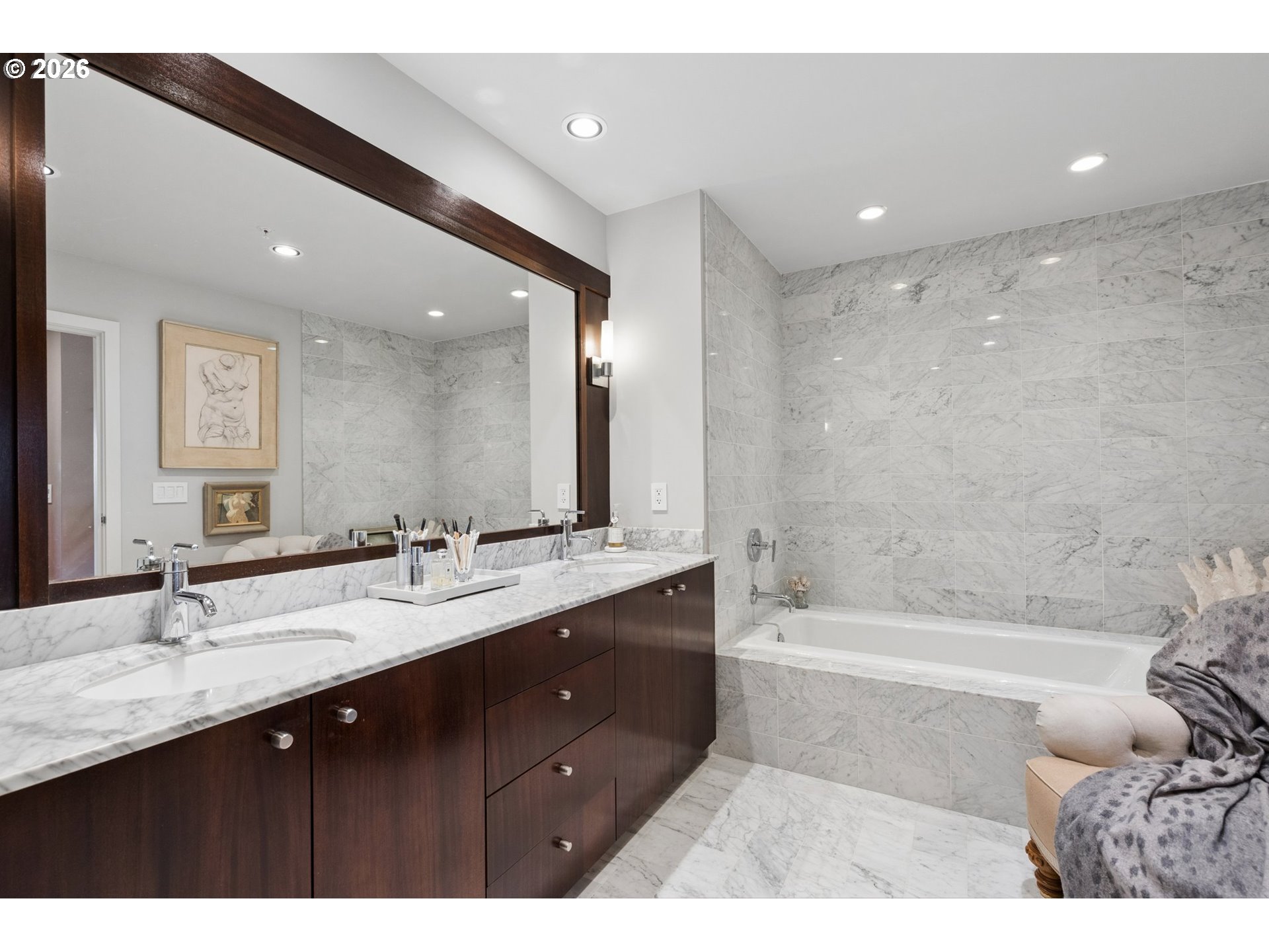 2351 Northwest Westover Road, Unit 601 Portland, OR 97210 - Photo 19 of 34 Attached Bathroom #1