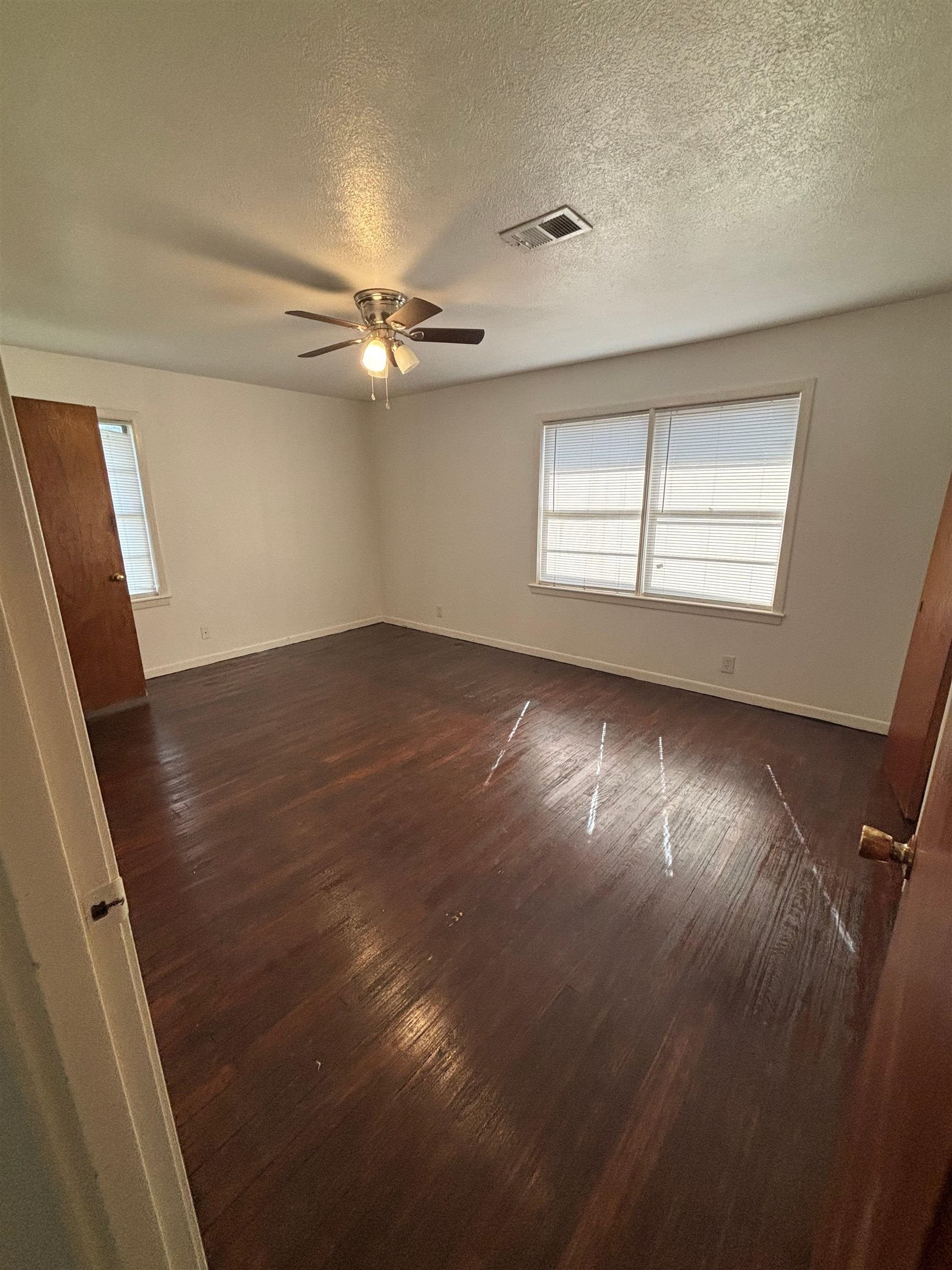 5480 Thames Drive Beaumont, TX 77708 - Photo 4 of 8 Gallery Image 4