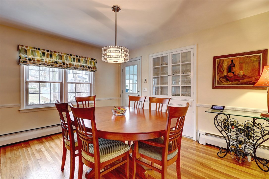 4 Briarfield Road Barrington, RI 02806 - Photo 4 of 28