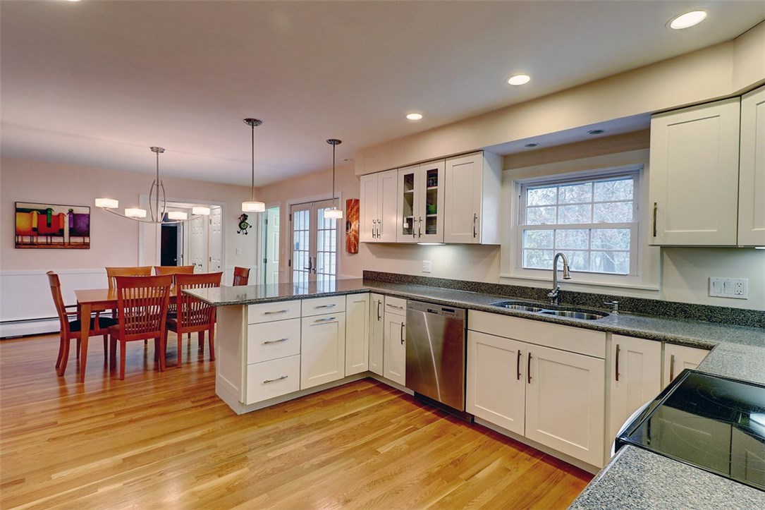 4 Briarfield Road Barrington, RI 02806 - Photo 7 of 28