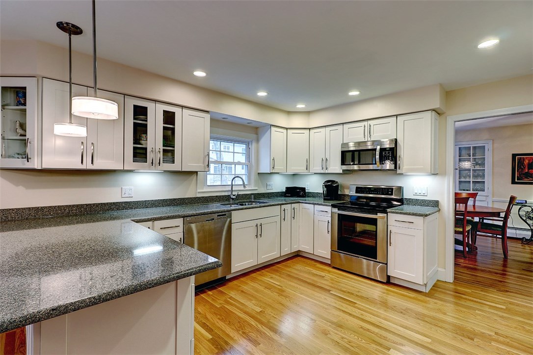 4 Briarfield Road Barrington, RI 02806 - Photo 8 of 28