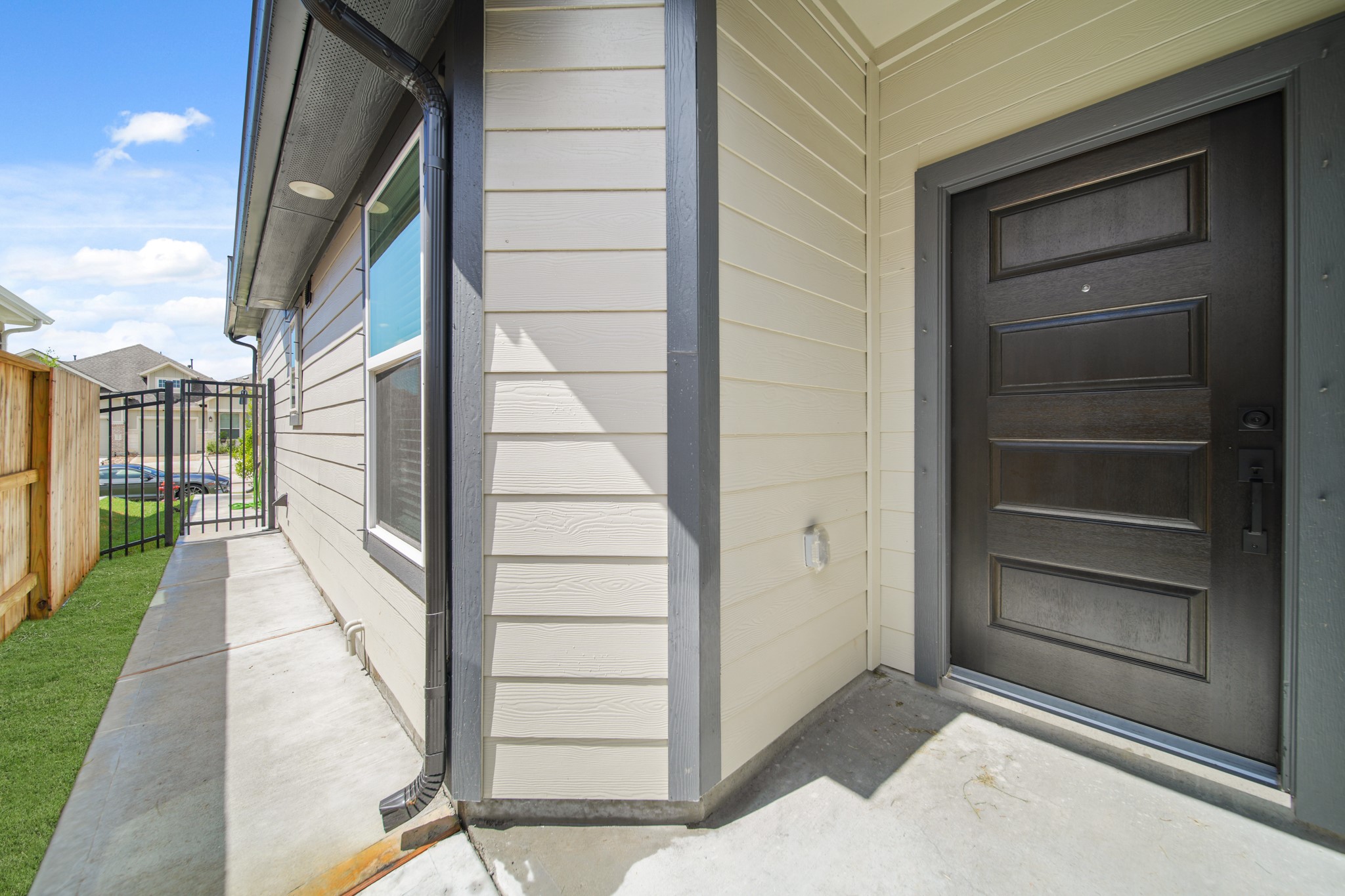 10111 Crescendo Way Manvel, TX 77578 - Photo 3 of 25 a view of front door of house
