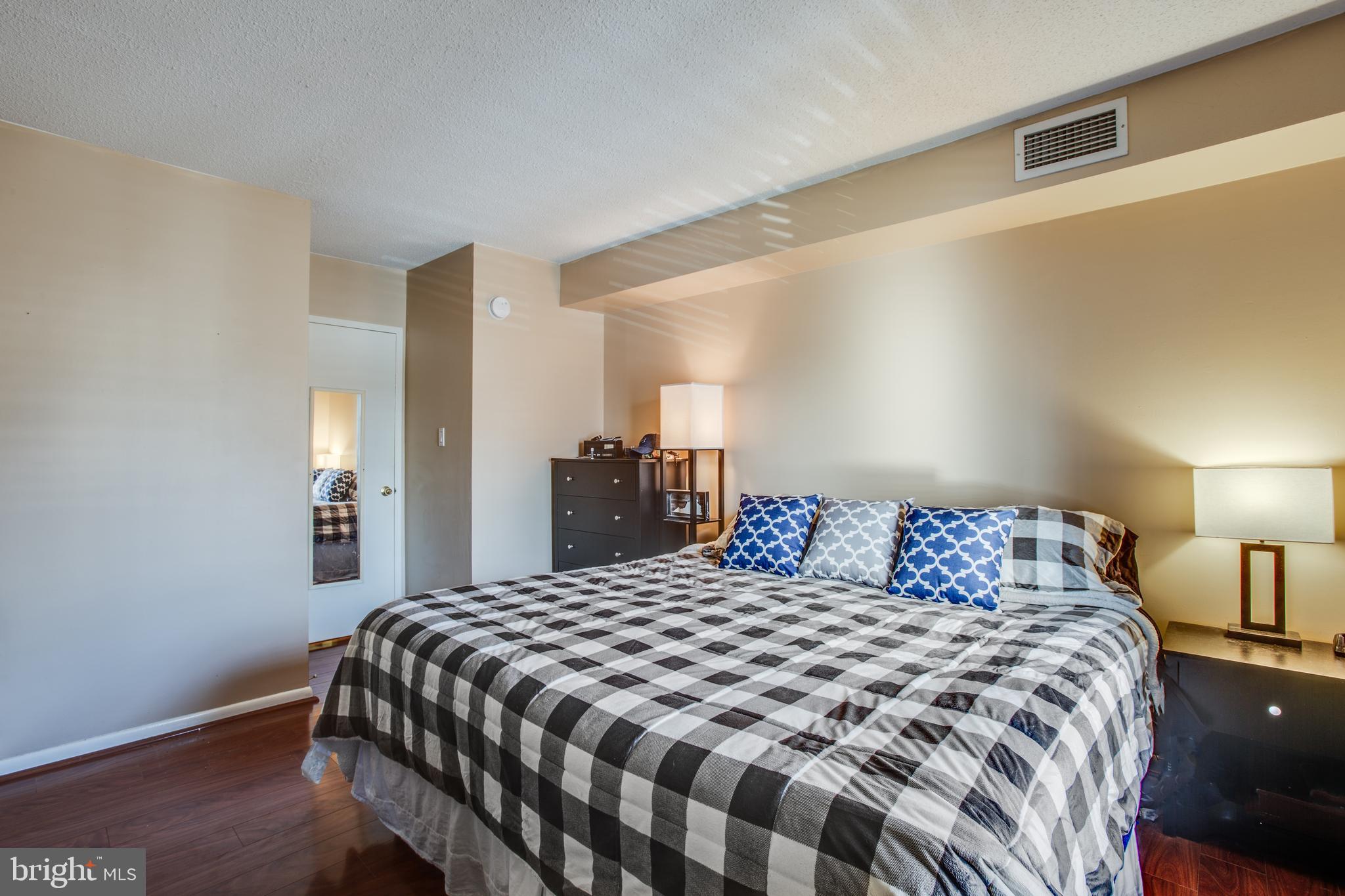 11623 Stoneview Square, Unit 11C Reston, VA 20191 - Photo 12 of 28 Master Bedroom