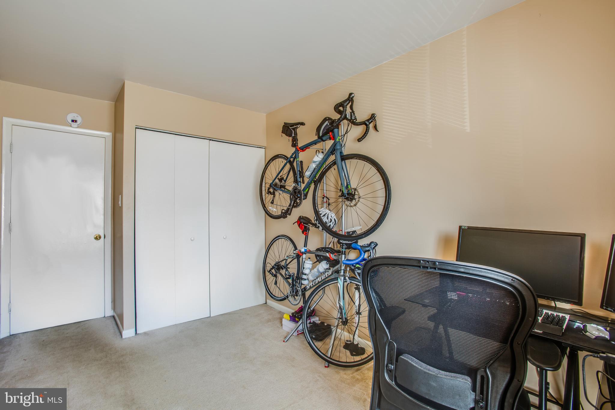 11623 Stoneview Square, Unit 11C Reston, VA 20191 - Photo 20 of 28 3rd bedroom