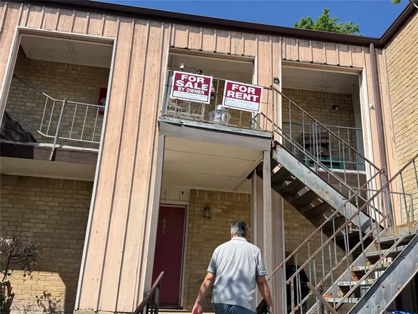 $129,900 | 6012 Westridge Lane, Unit 610, Fort Worth, TX 76116