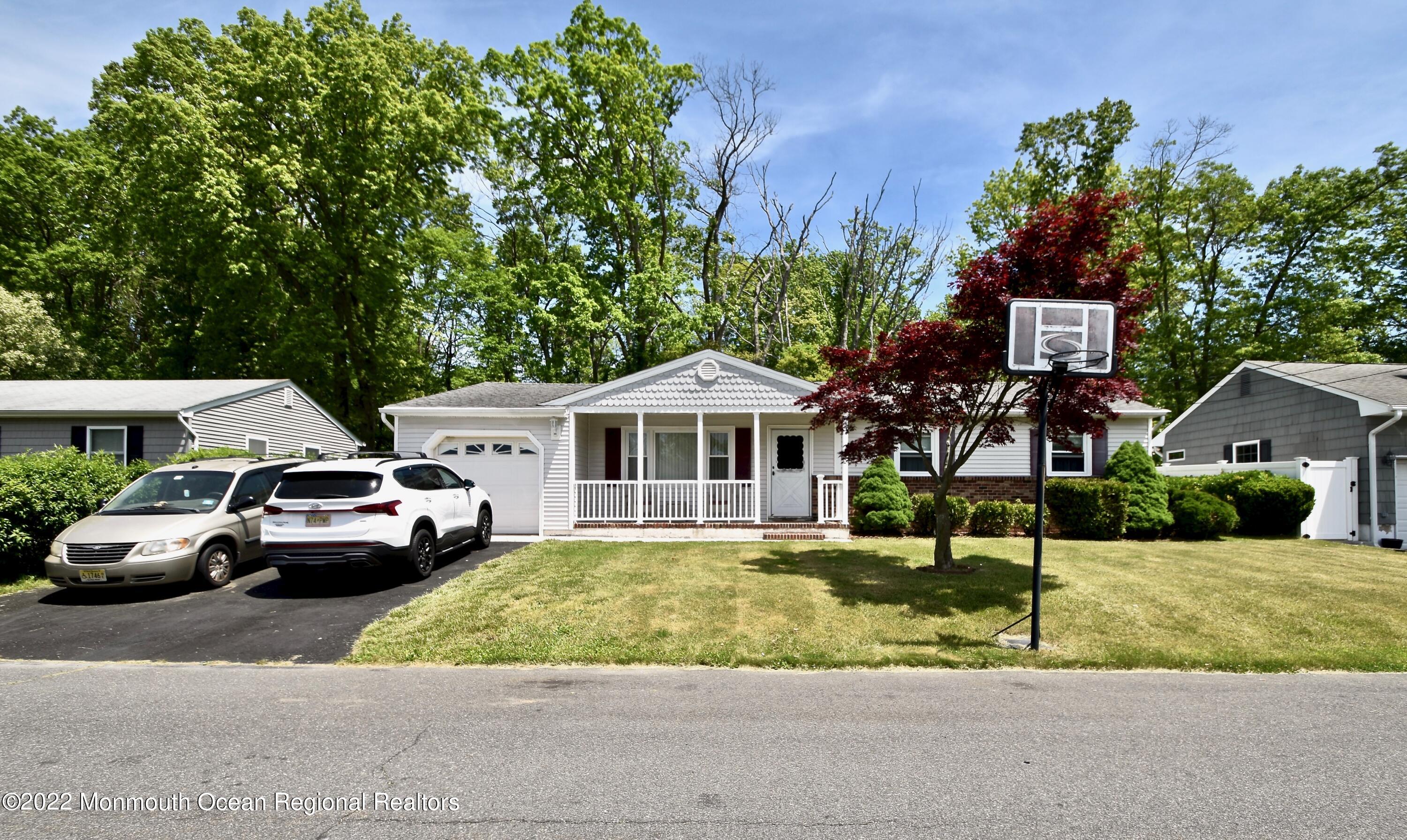 715 Hardean Road Brick, NJ 08724 - Photo 1 of 24 DSC_0111