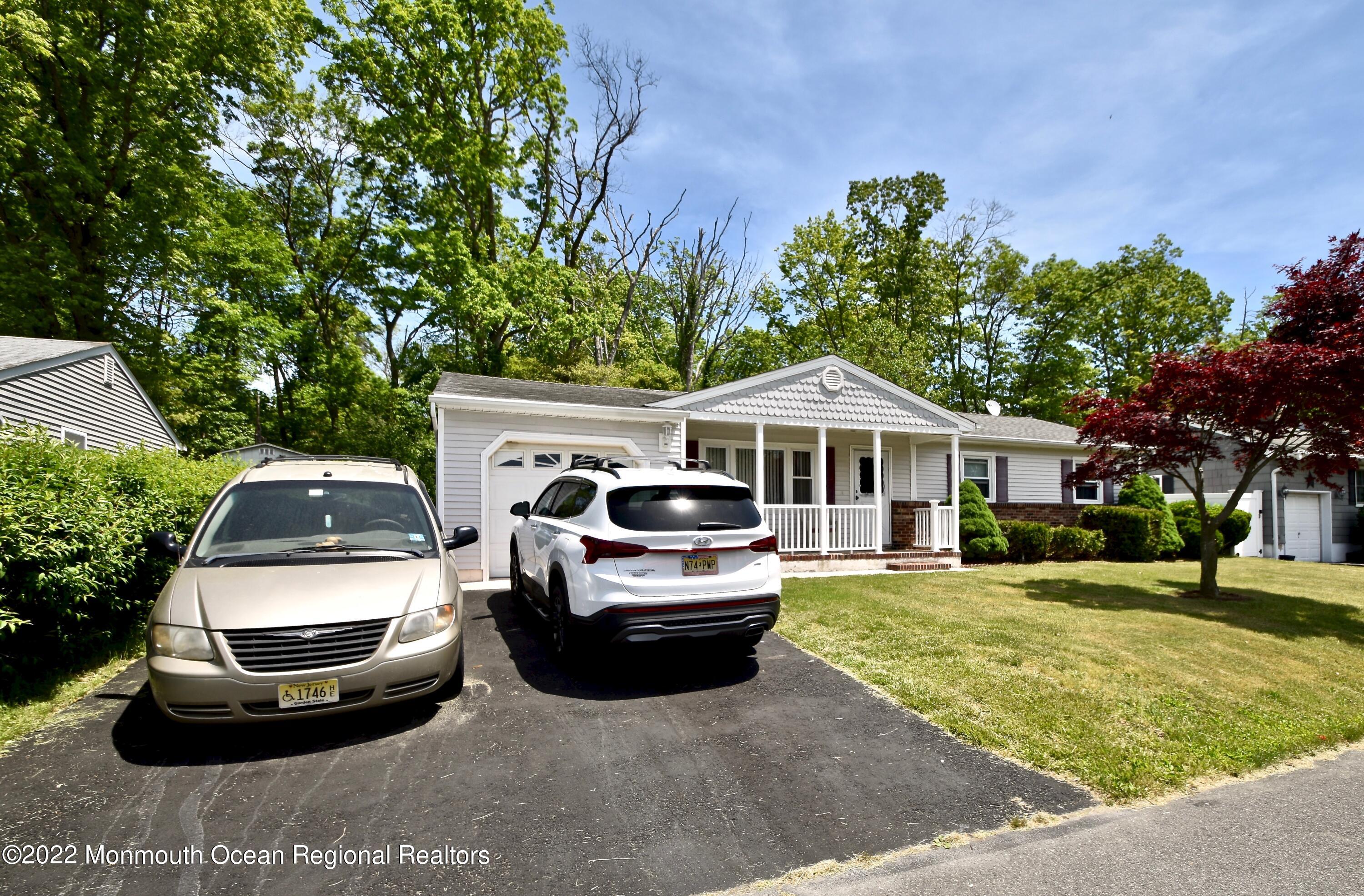 715 Hardean Road Brick, NJ 08724 - Photo 3 of 24 DSC_0113