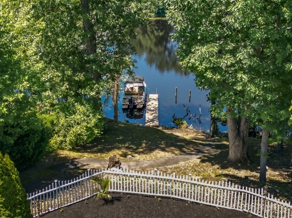 57 Shirley Road Shrewsbury, MA 01545 - Photo 8 of 39