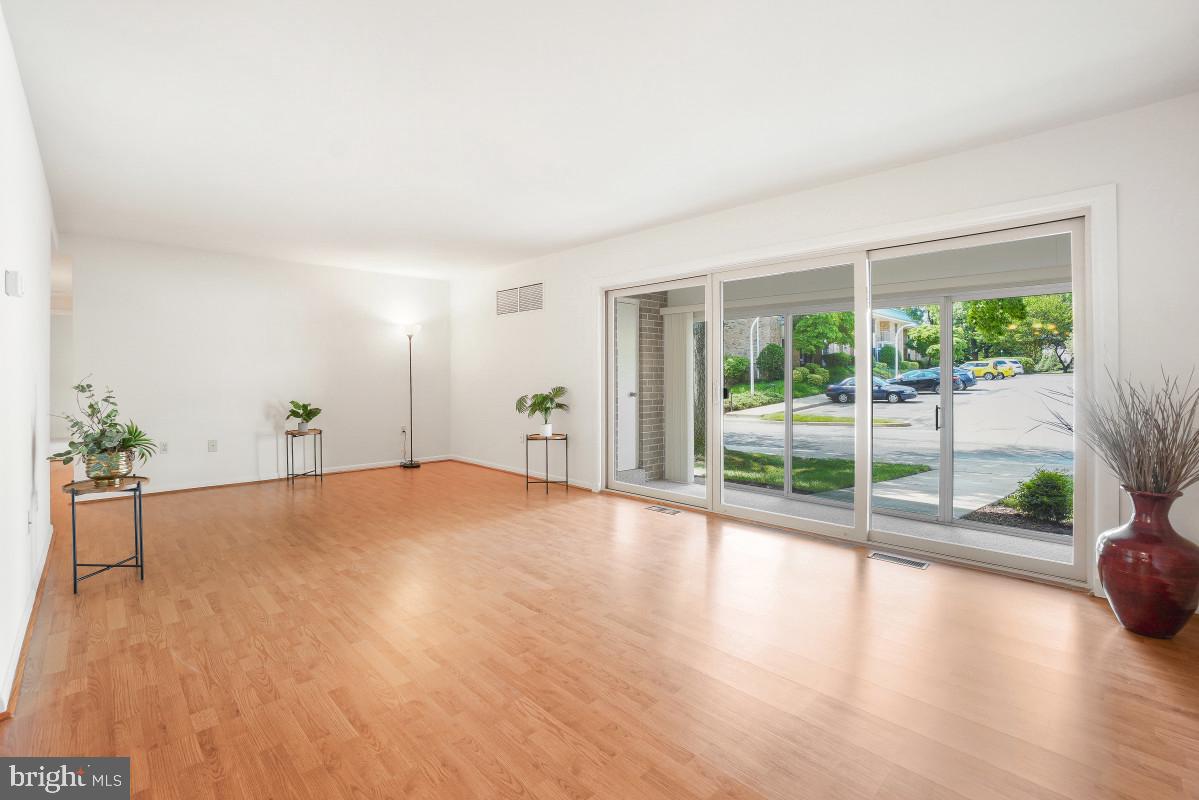 3346 Chiswick Court, Unit 581B Silver Spring, MD 20906 - Photo 2 of 49 Living Room