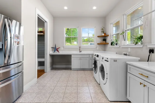 $1,750,000 | 690 Cielo Springs Drive, Blanco, TX 78606