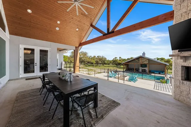 $1,750,000 | 690 Cielo Springs Drive, Blanco, TX 78606