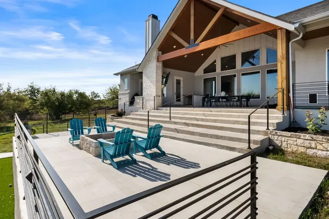 $1,750,000 | 690 Cielo Springs Drive, Blanco, TX 78606