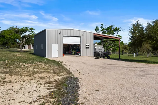 $1,750,000 | 690 Cielo Springs Drive, Blanco, TX 78606