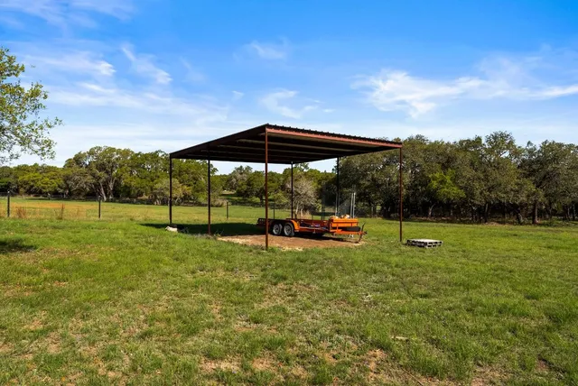 $1,750,000 | 690 Cielo Springs Drive, Blanco, TX 78606