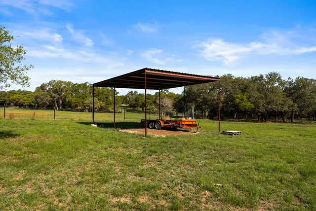 $1,750,000 | 690 Cielo Springs Drive, Blanco, TX 78606