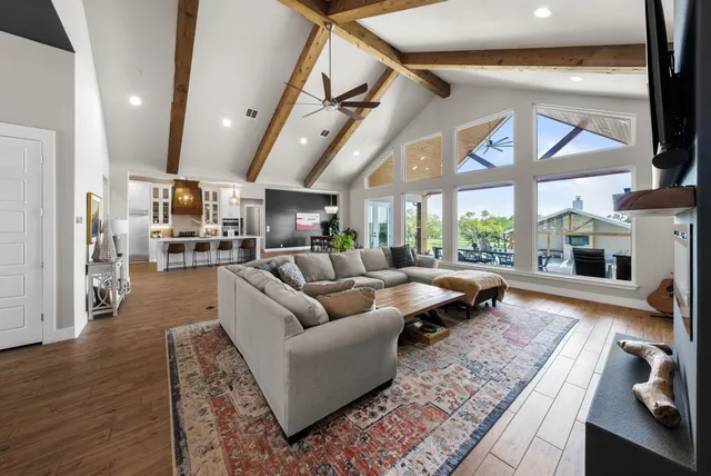 $1,750,000 | 690 Cielo Springs Drive, Blanco, TX 78606