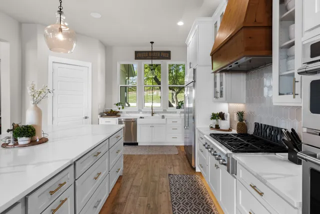 $1,750,000 | 690 Cielo Springs Drive, Blanco, TX 78606