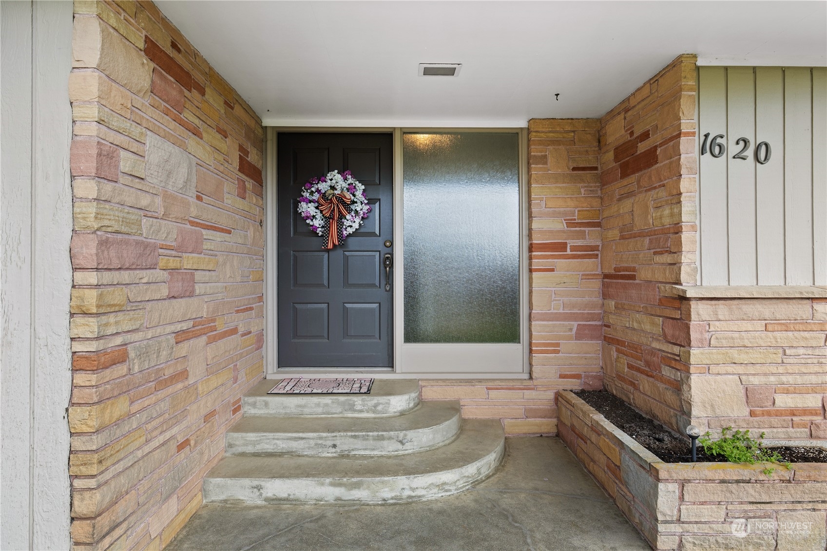 1620 Chilton Road Aberdeen, WA 98520 - Photo 3 of 37 Gallery Image 3
