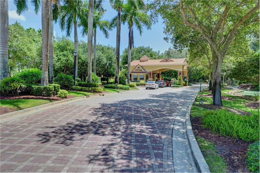 12440 North Stonebrook Circle Davie, FL 33330 - Photo 3 of 99 Photo 3