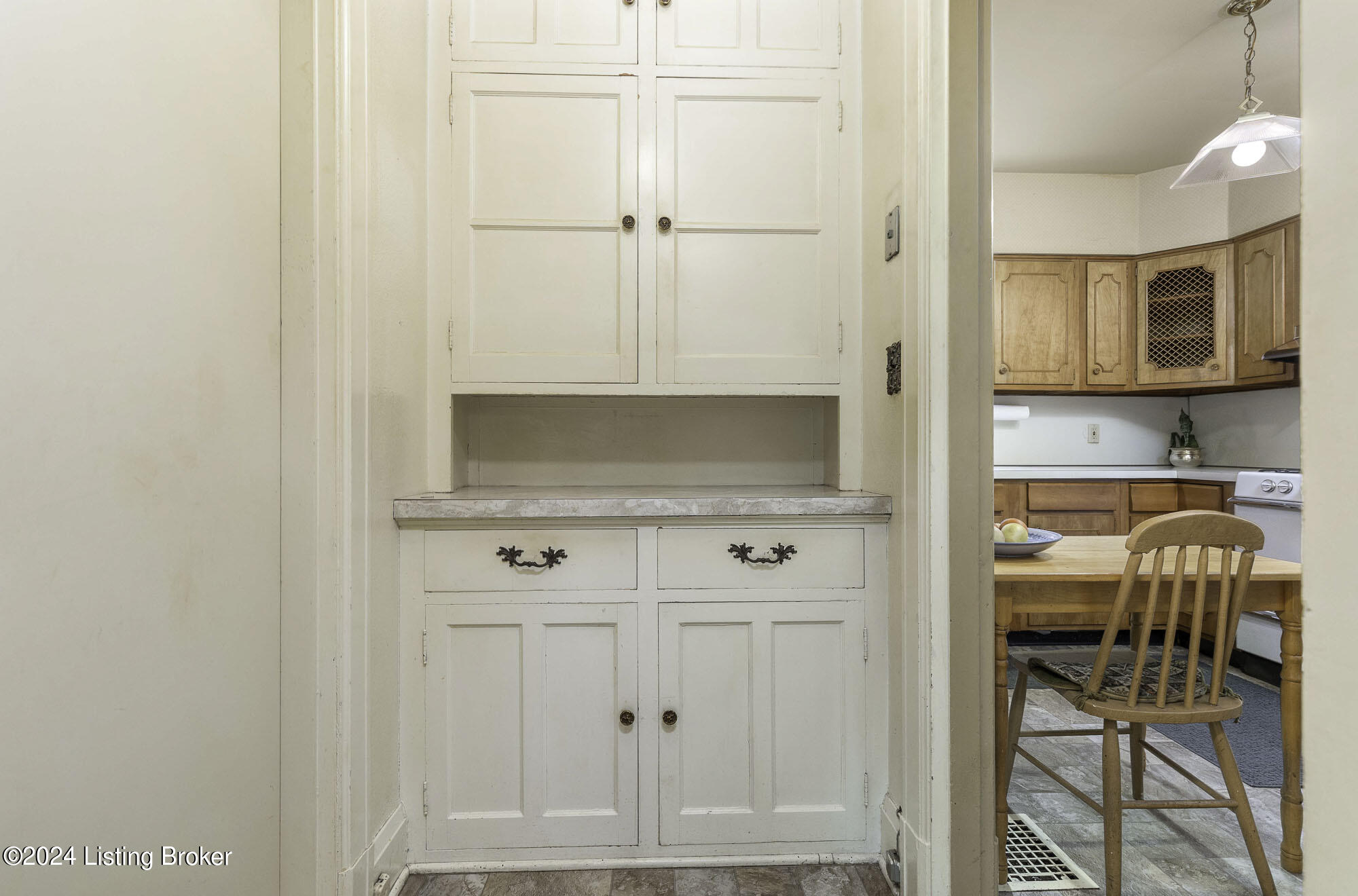 2113 Edgehill Road Louisville, KY 40205 - Photo 11 of 32 Pantry