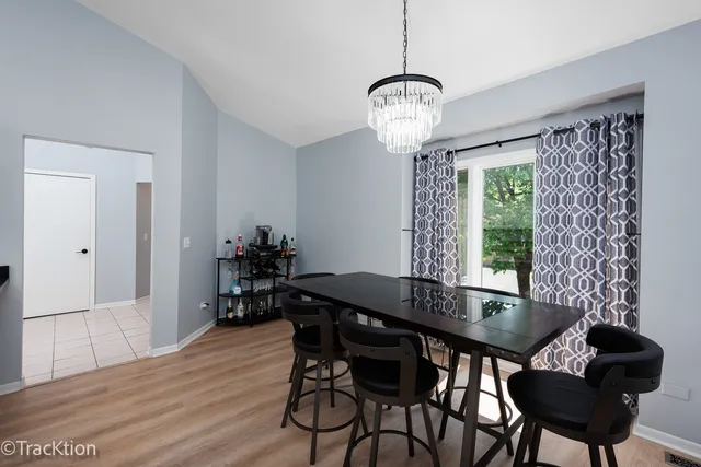 $425,000 | 1014 Braemoor Drive, Unit B, Downers Grove, IL 60515