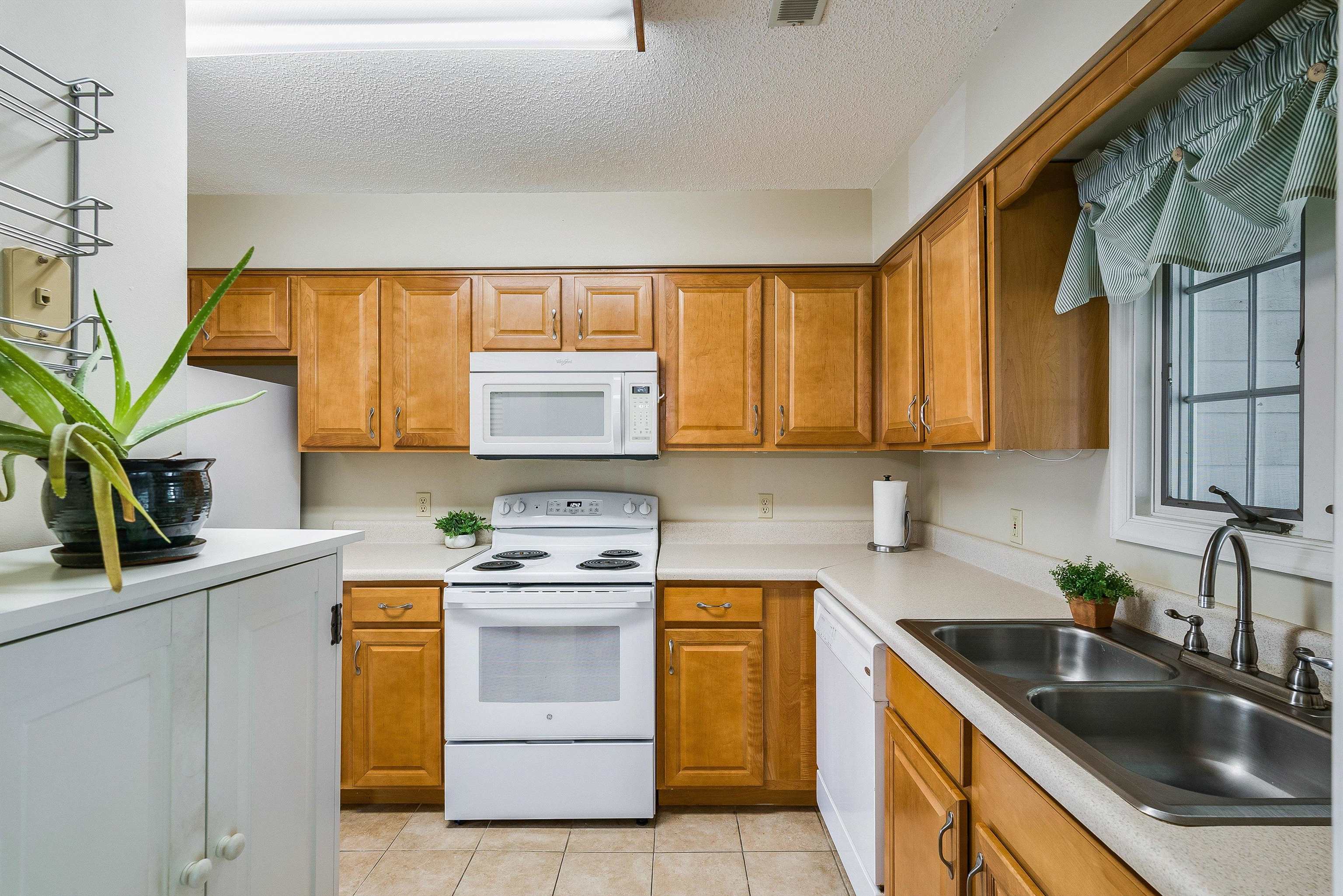 2015 Hampton Drive Waynesboro, VA 22980 - Photo 12 of 31 a kitchen with a sink stove and cabinets