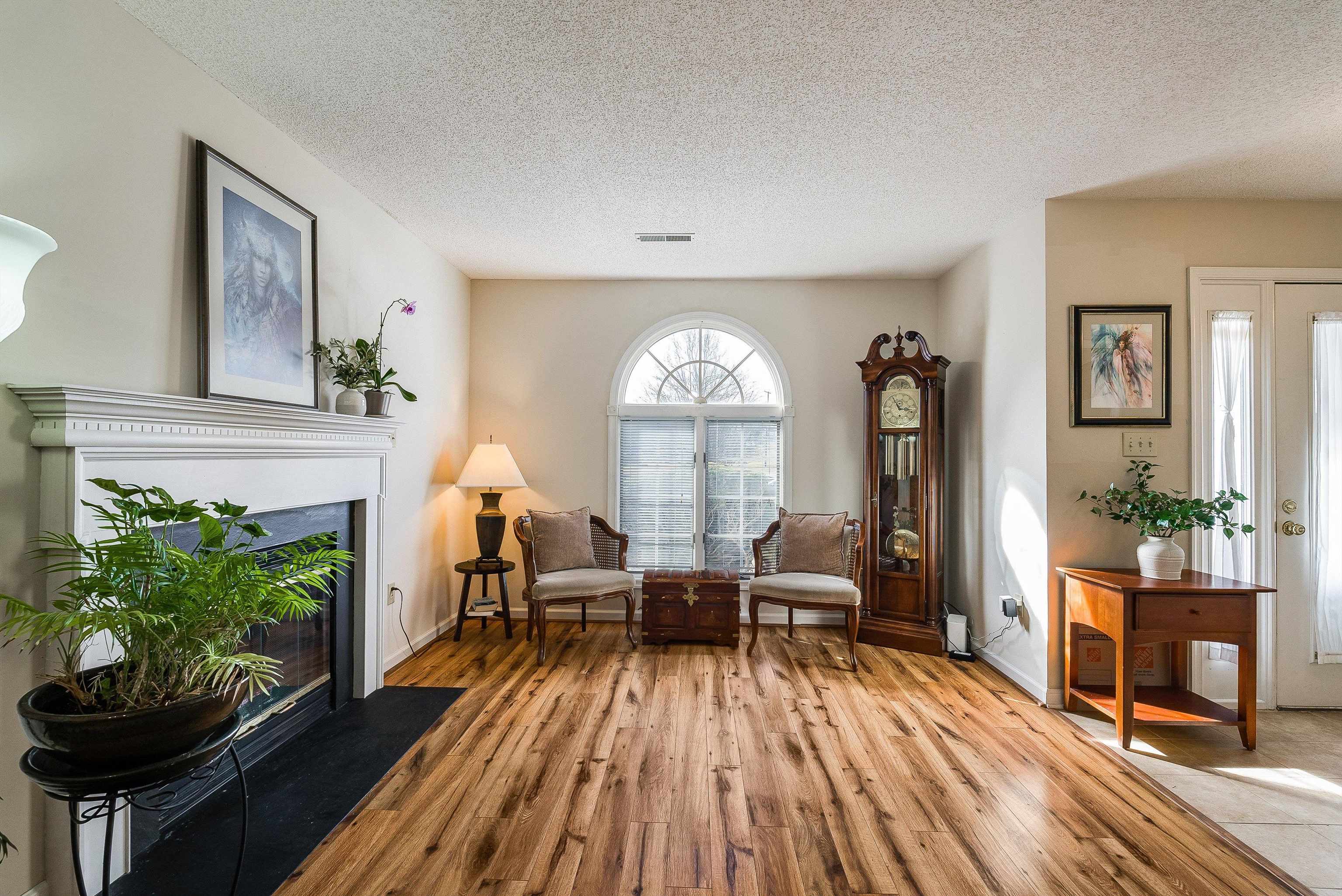 2015 Hampton Drive Waynesboro, VA 22980 - Photo 7 of 31 a living room with furniture and a fireplace