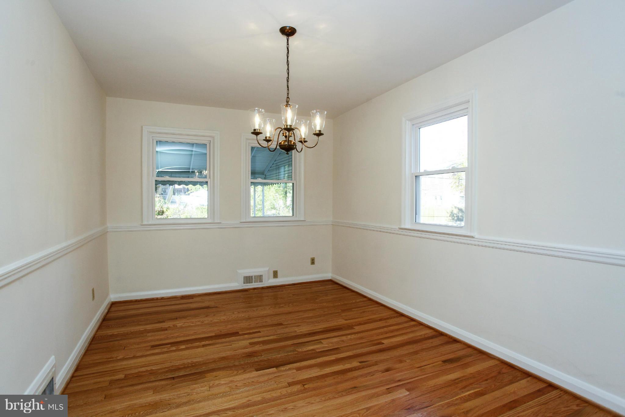 5906 Hillen Road Baltimore, MD 21239 - Photo 5 of 29 Dining Room