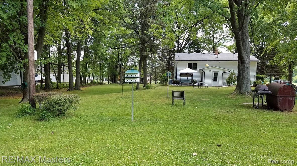 12367 Grafton Road Carleton, MI 48117 - Photo 30 of 40 20160713_125847.jpg