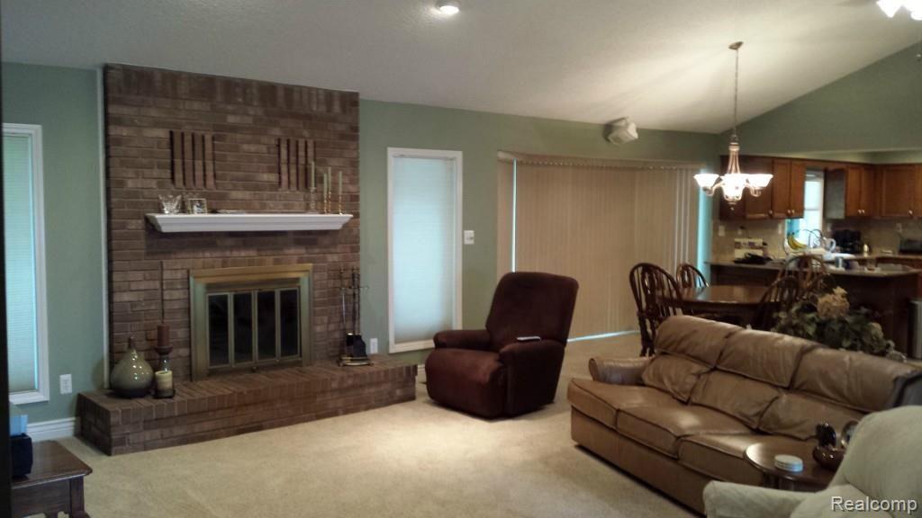 73390 McFadden Road Armada, MI 48005 - Photo 11 of 38 12 Great Room.jpg