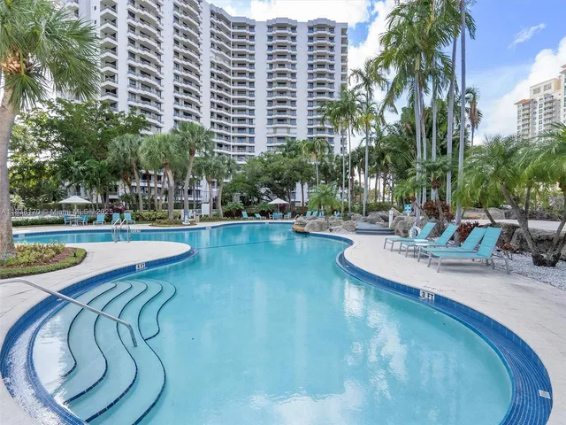 $600,000 | Aventura, Aventura, FL 33180