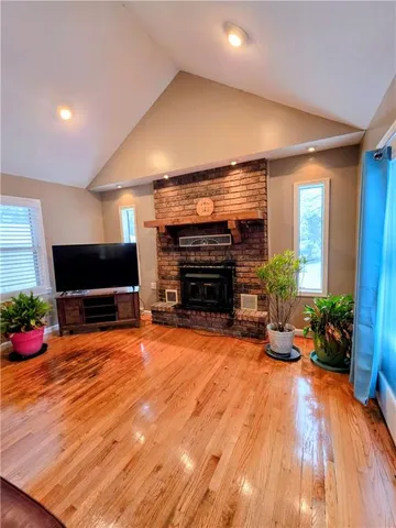 $325,000 | 1818 Hilltop Drive, Country Club, MO 64505