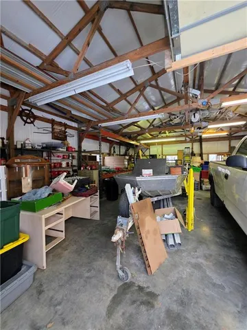 $325,000 | 1818 Hilltop Drive, Country Club, MO 64505