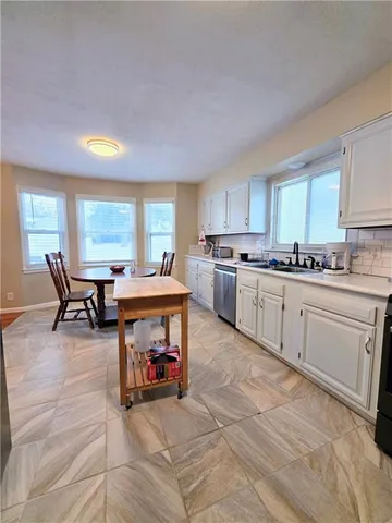 $325,000 | 1818 Hilltop Drive, Country Club, MO 64505