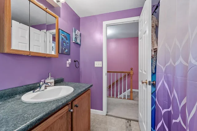 $630,000 | 245 West River Road, Hooksett, NH 03106