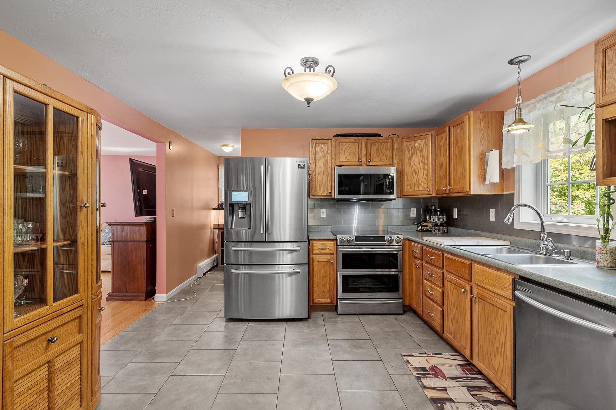 245 West River Road Hooksett, NH 03106 - Photo 3 of 39