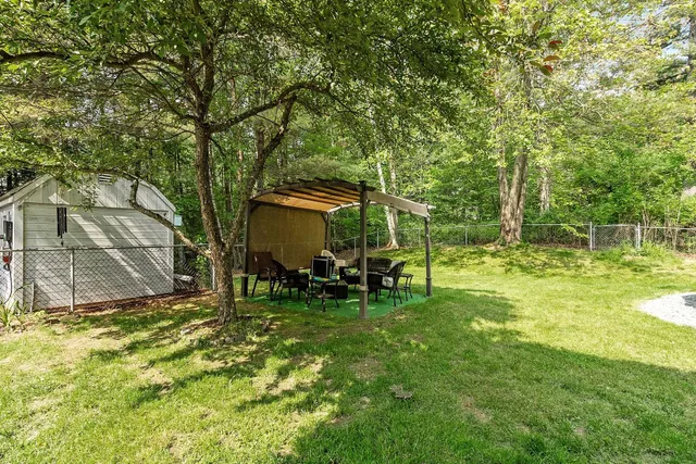 $630,000 | 245 West River Road, Hooksett, NH 03106