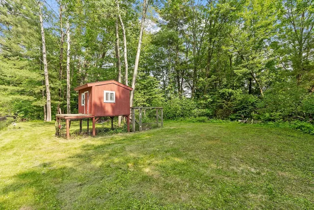 $630,000 | 245 West River Road, Hooksett, NH 03106