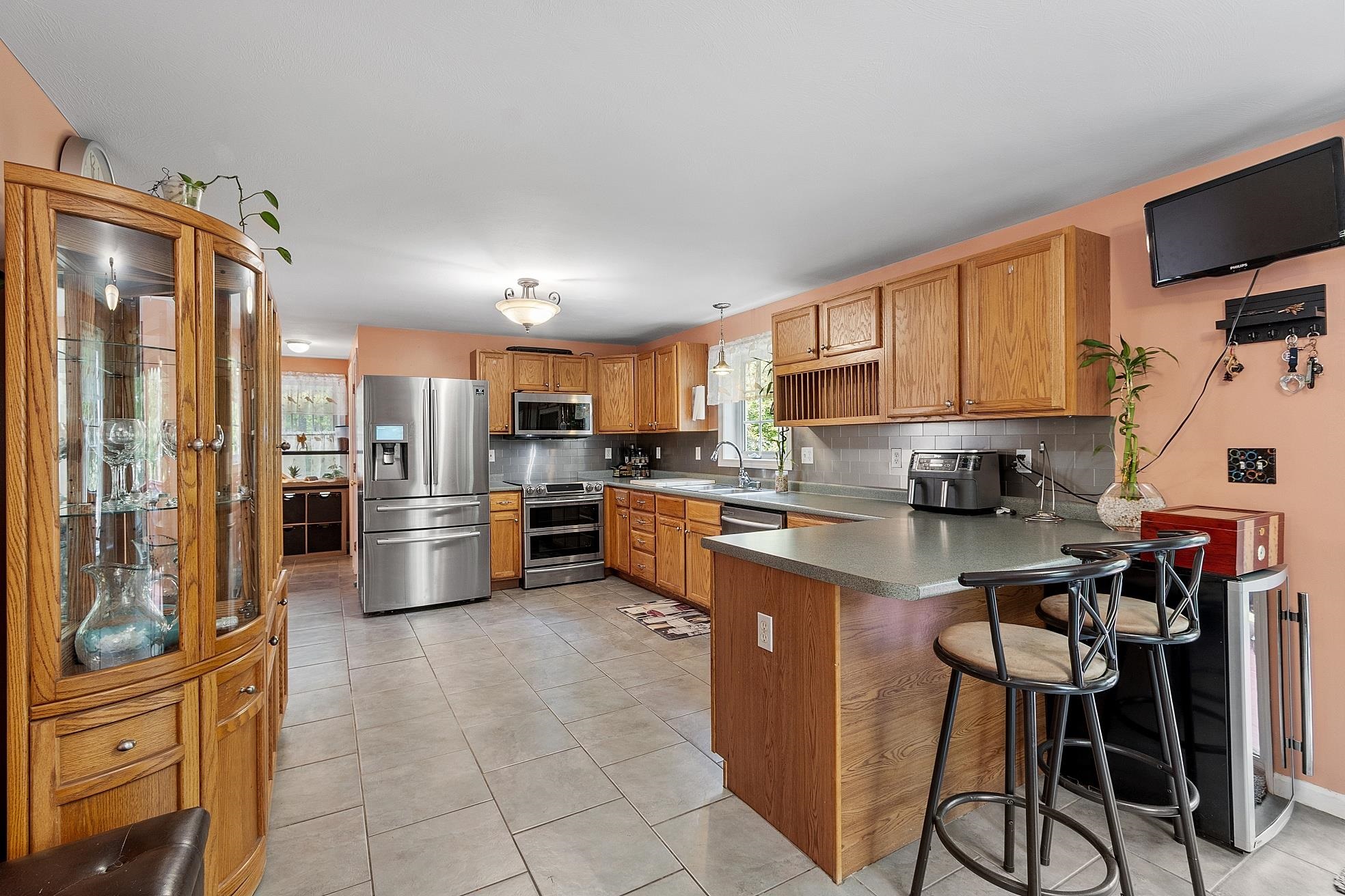 245 West River Road Hooksett, NH 03106 - Photo 6 of 39