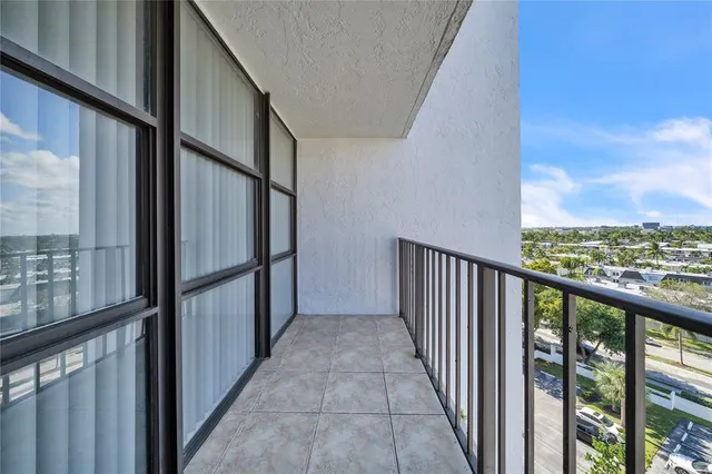 $1,888 | 1000 Parkview Drive, Unit 925(AVAILABLE NOW), Hallandale Beach, FL 33009