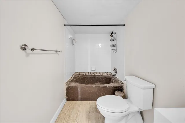 $1,888 | 1000 Parkview Drive, Unit 925(AVAILABLE NOW), Hallandale Beach, FL 33009