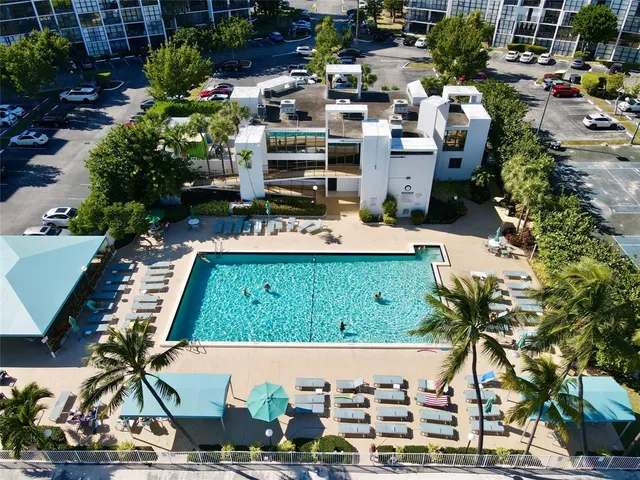 $1,888 | 1000 Parkview Drive, Unit 925(AVAILABLE NOW), Hallandale Beach, FL 33009