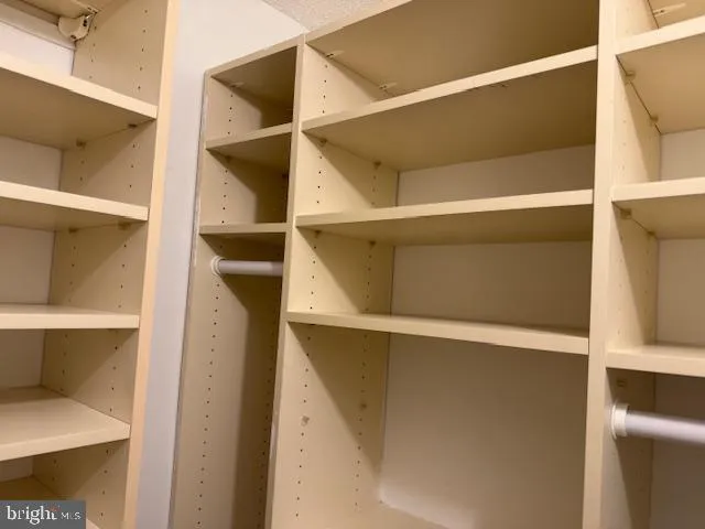 $2,000 | 203 Yoakum Parkway, Unit 1602, Alexandria, VA 22304