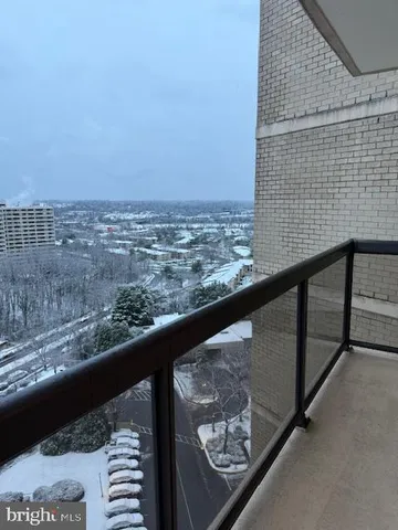 $2,000 | 203 Yoakum Parkway, Unit 1602, Alexandria, VA 22304