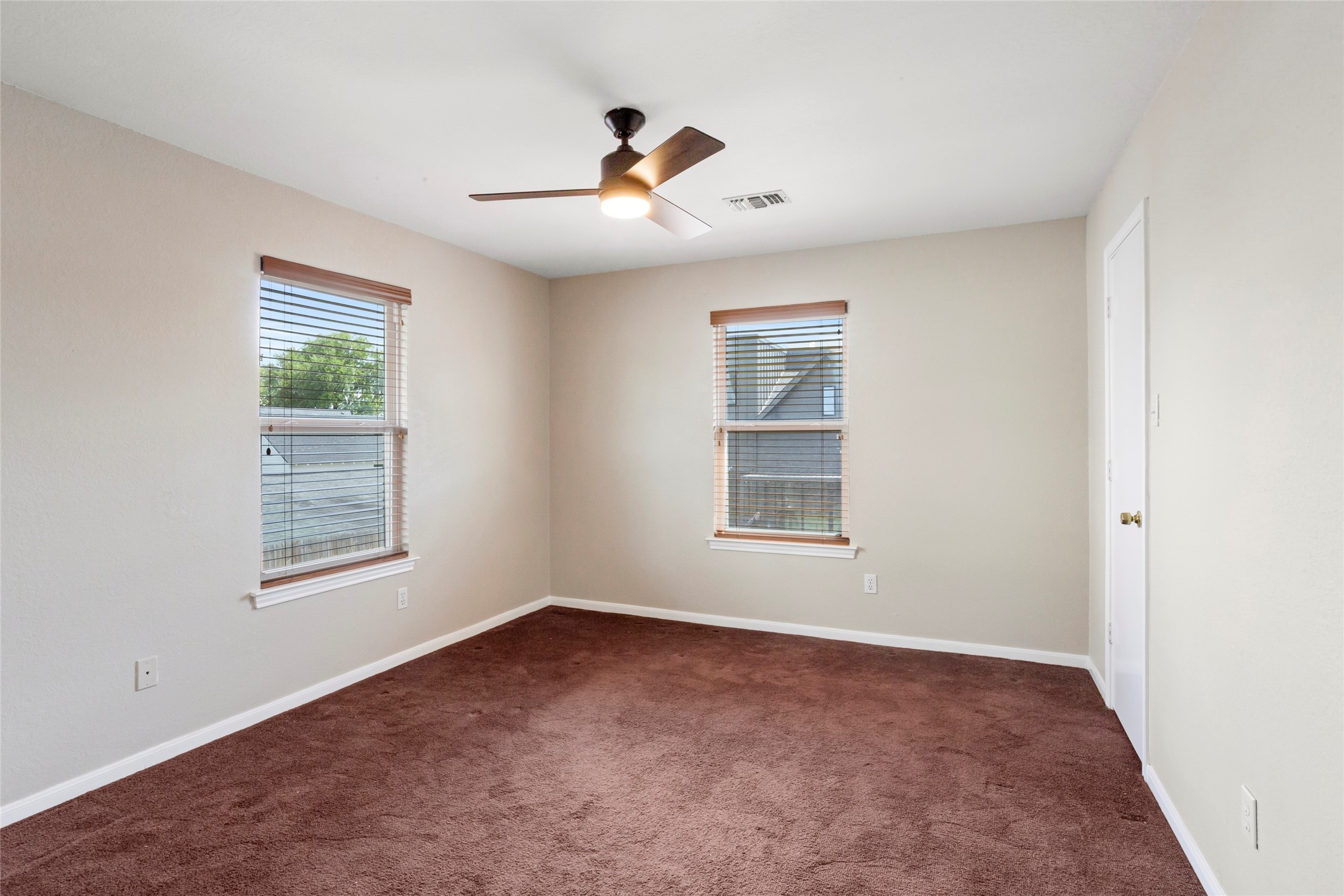 3105 Garrow Street Houston, TX 77003 - Photo 15 of 26 Second upstairs bedroom with closet and natural light.