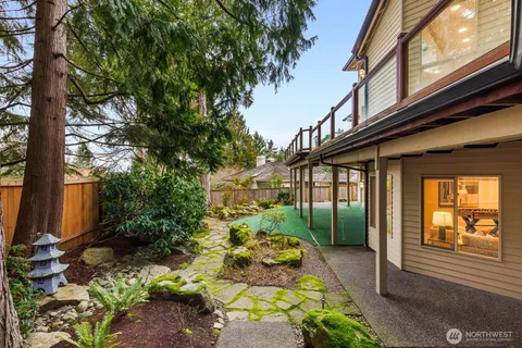 $2,850,000 | 18206 Northwest Montreux Drive, Issaquah, WA 98027